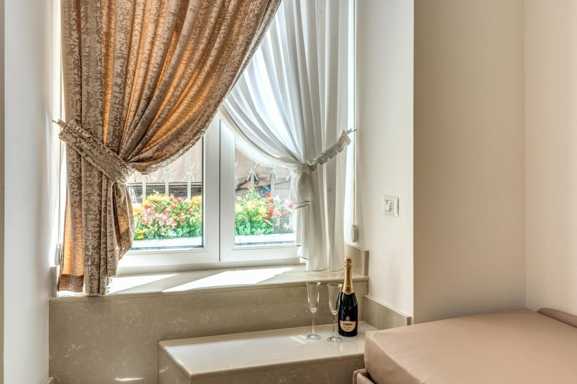 Hotel Le Stanze Di Venere Neapol Zewnętrze zdjęcie